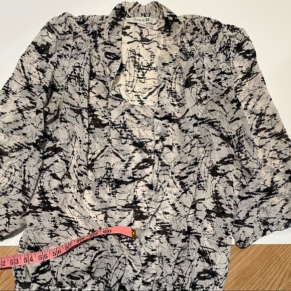 FOREVER 21 Blouse Size S - Picture 9 of 9